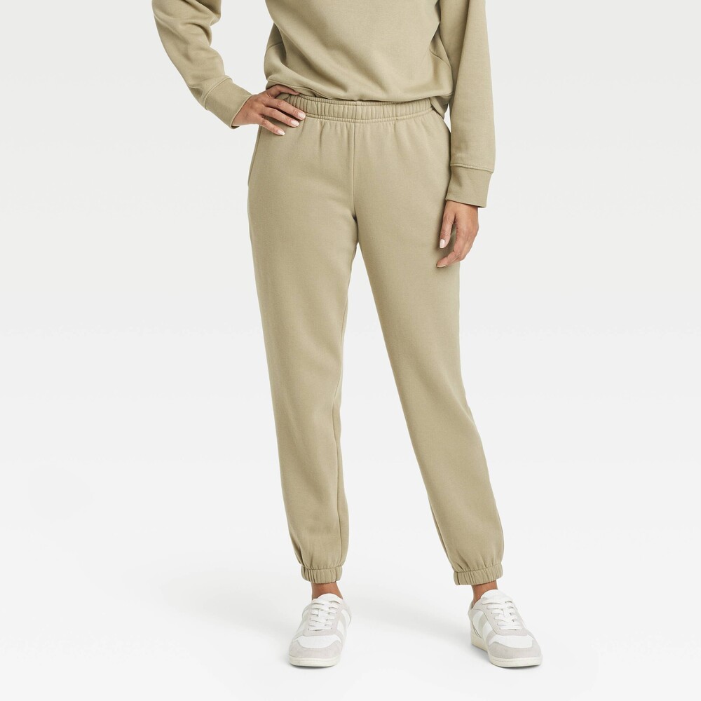 Leisure Studio Mid-Rise Essential Joggers - Light Olive Green S